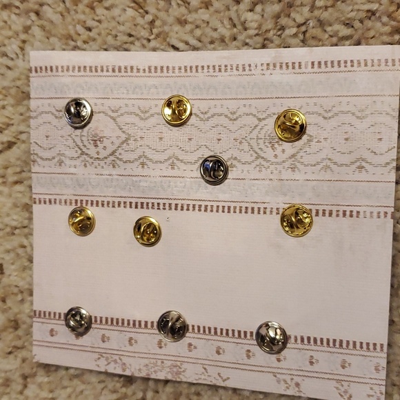 Lapel pin #6 - Picture 2 of 2